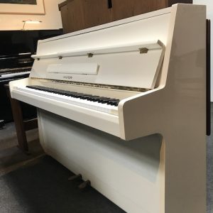 Hyundai U810 piano