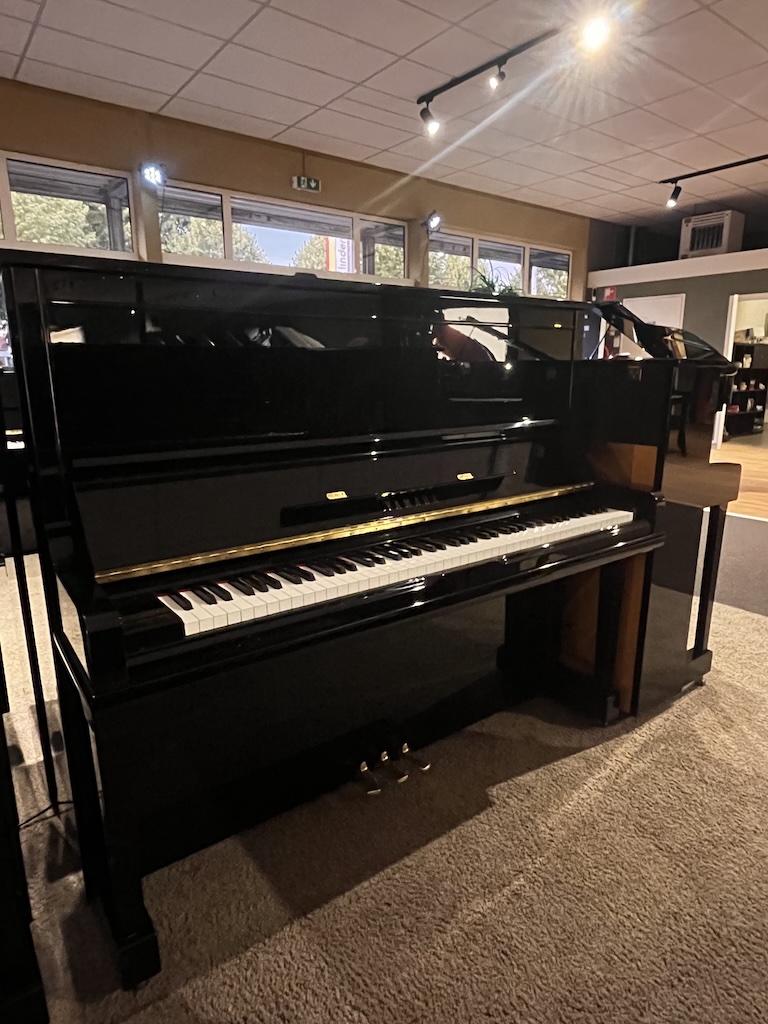 Yamaha U30A Piano - Afbeelding 2