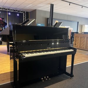 Petrof I31 E piano