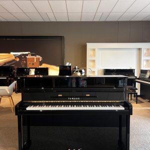 Yamaha B2 Piano